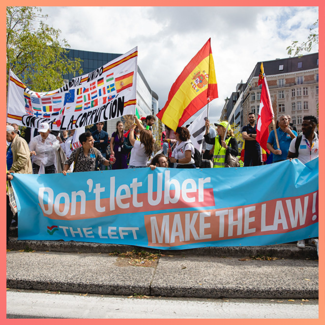 Photo de groupe de la 3e édition du forum des alternatives à l'uberisation, à Bruxelles